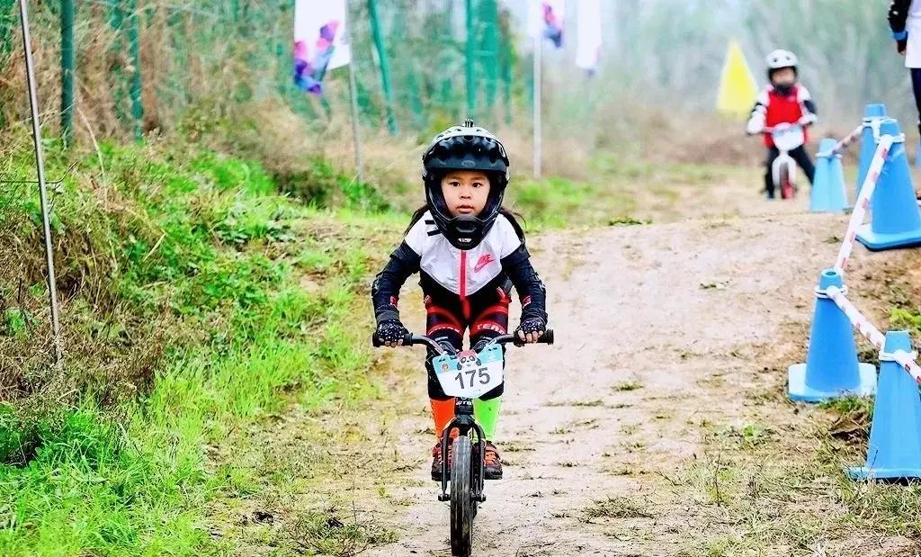 青白江遛娃宝藏地,青白江特色体育项目