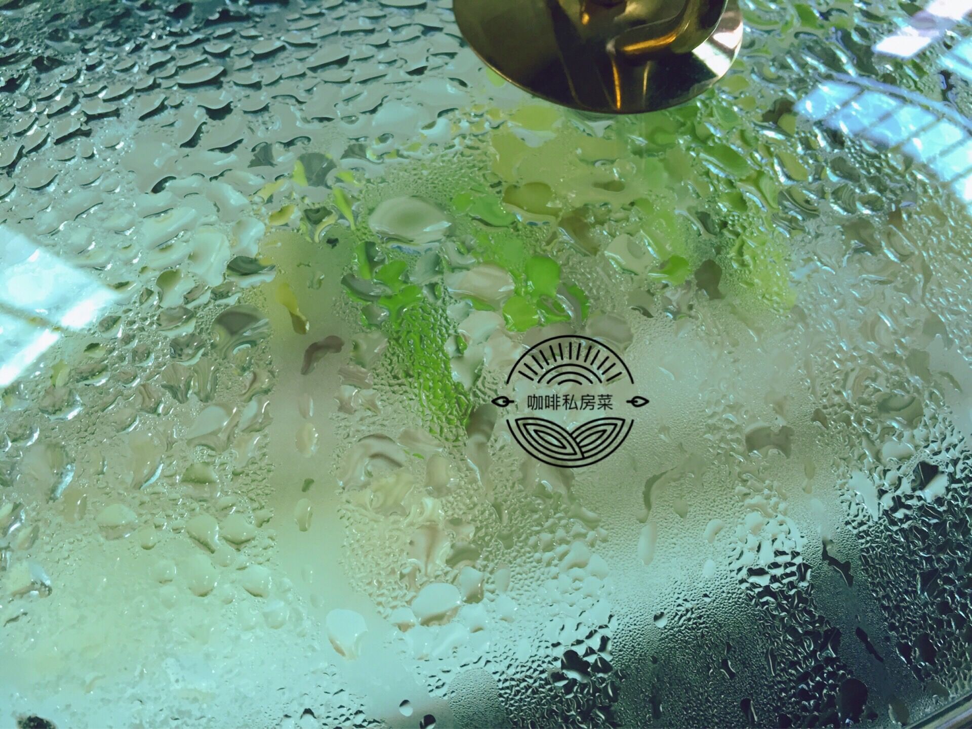 做清蒸鱼用什么油淋,清蒸鱼先放蒸鱼豉油还是先浇热油