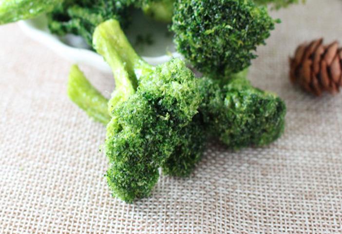 清洗西兰花用凉水还是热水,苏打水泡西兰花能洗得干净吗