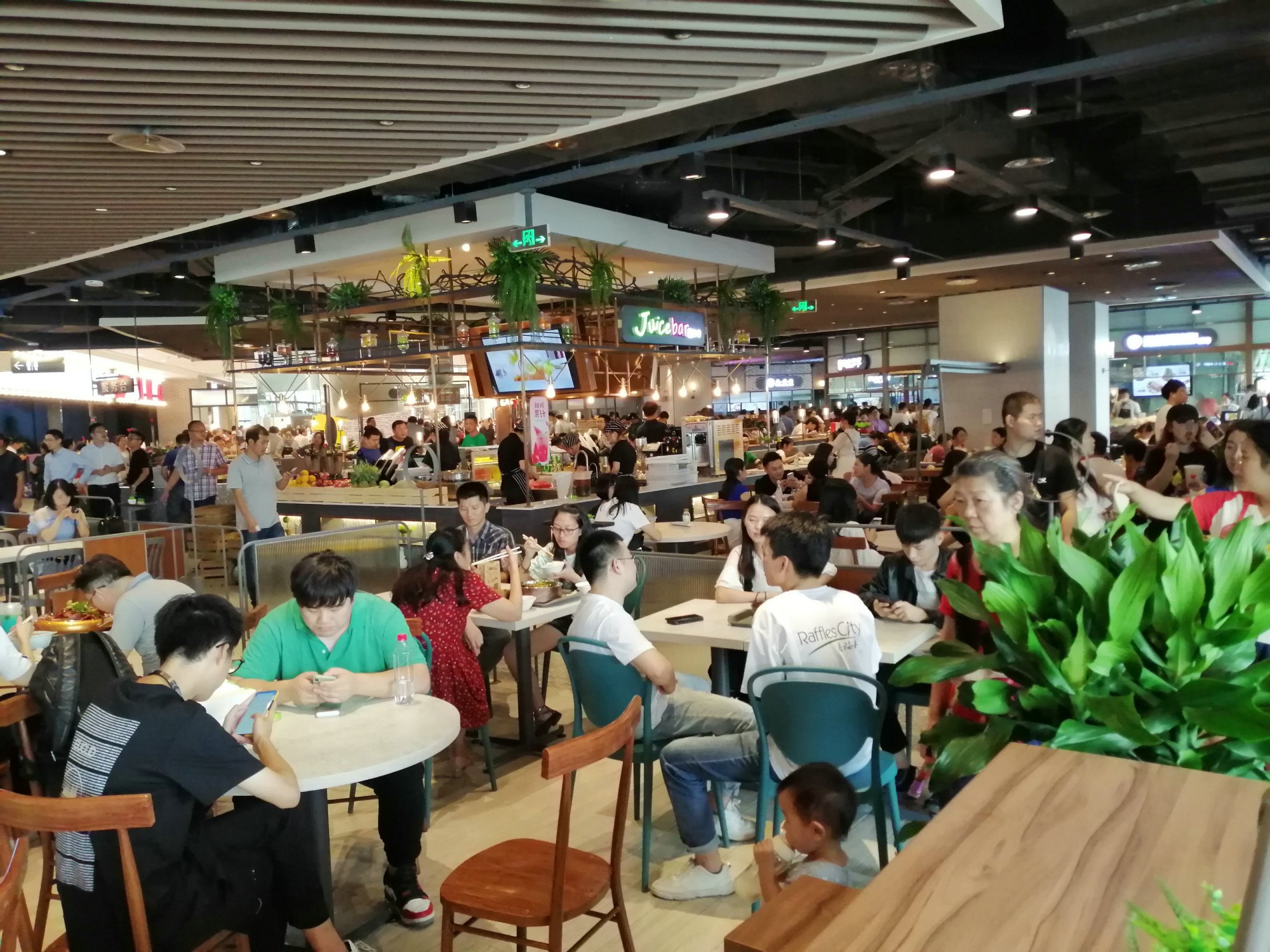 一天逛不完的商场,重庆来福士购物中心游玩