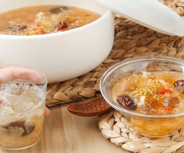 皂角米桃胶养生汤做法,银耳皂角米桃胶做法窍门