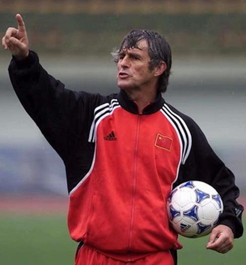 足球神童米卢,米卢夸赞中国足球神童