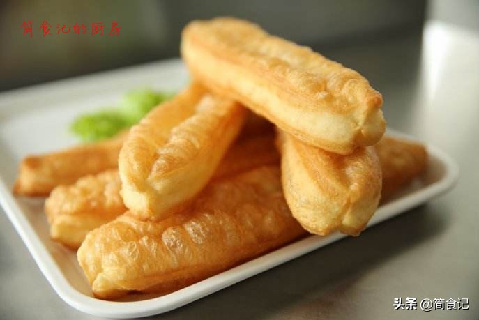 炸油条好吃真正的秘方,半小时快速炸油条的方法和配方