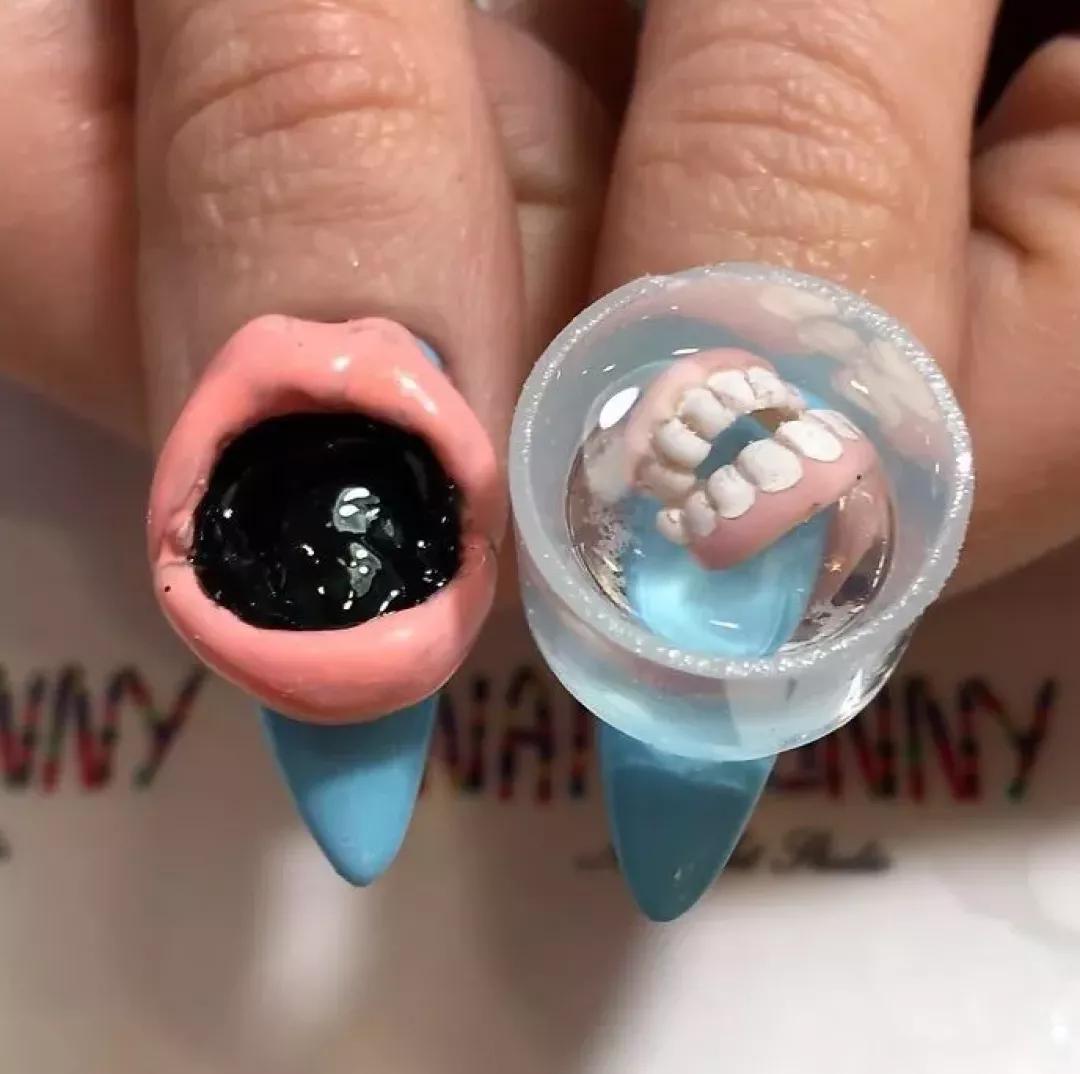 美甲师在吗？我被丑得睡不着觉