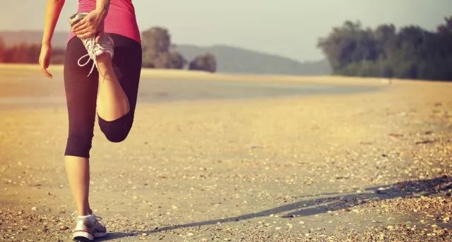 5公里跑后拉伸动作,跑后拉伸详细教程