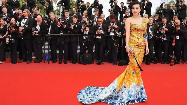 戛纳红毯惊艳时刻范冰冰,戛纳红毯多位网红