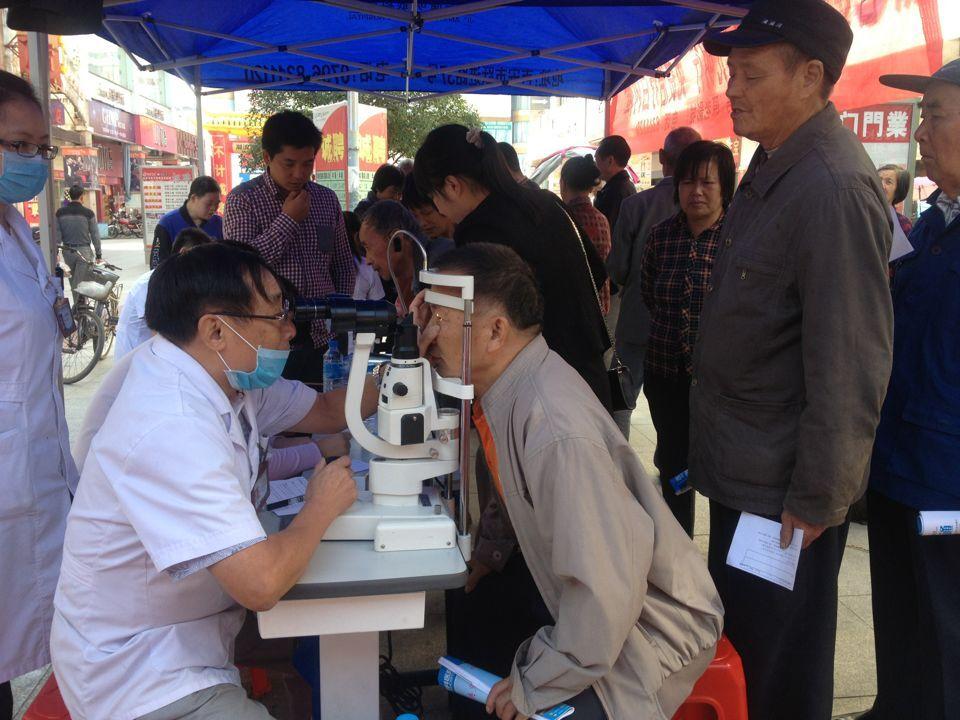 “康明行”为老区人民点亮“光明梦”