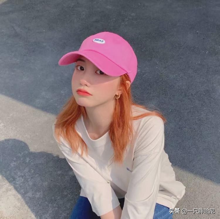 脸黄染什么头发好看又显得年轻,黄头发颜色减龄显白