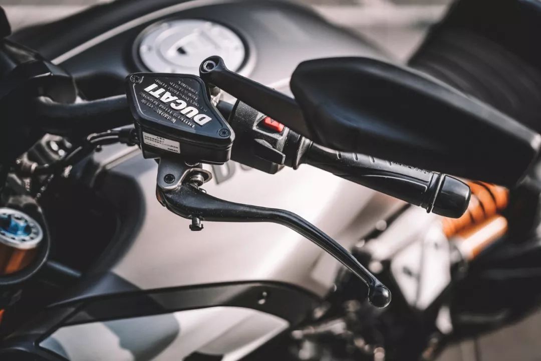 2022款杜卡迪1260s试驾,杜卡迪1260s是复古还是街车