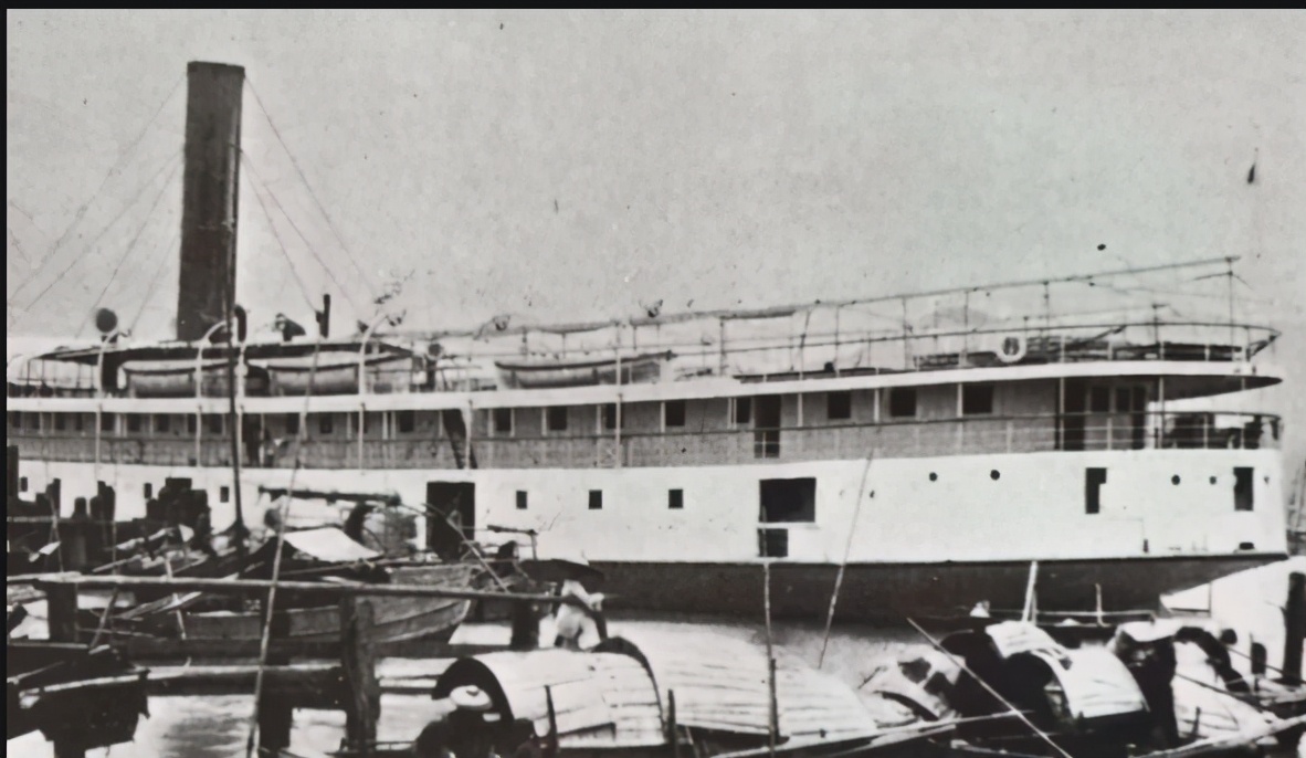 *德朱**满树苹果丢了，陈赓和*锡联陈**总是去串门，有人告密：他俩偷的