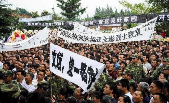 汶川地震十二周年如今依然泪目,汶川地震这些英雄值得被铭记