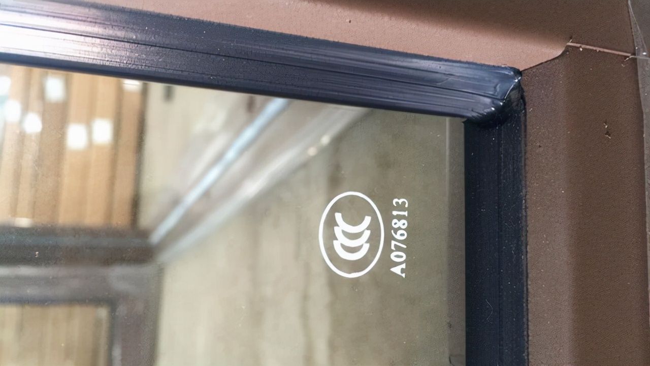 花三千多买块表值得吗,推拉门极简地轨跟常规地轨哪个好