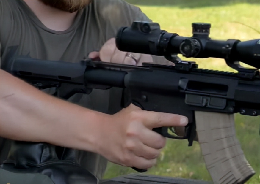 列文虎克观察什么,盘点吃鸡游戏里的各种枪械