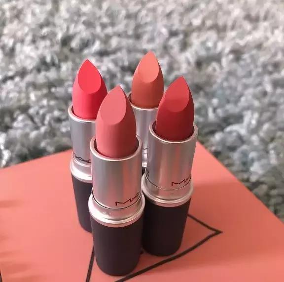 职场口红色推荐显白潮色,比较适合上班涂比较淡的口红