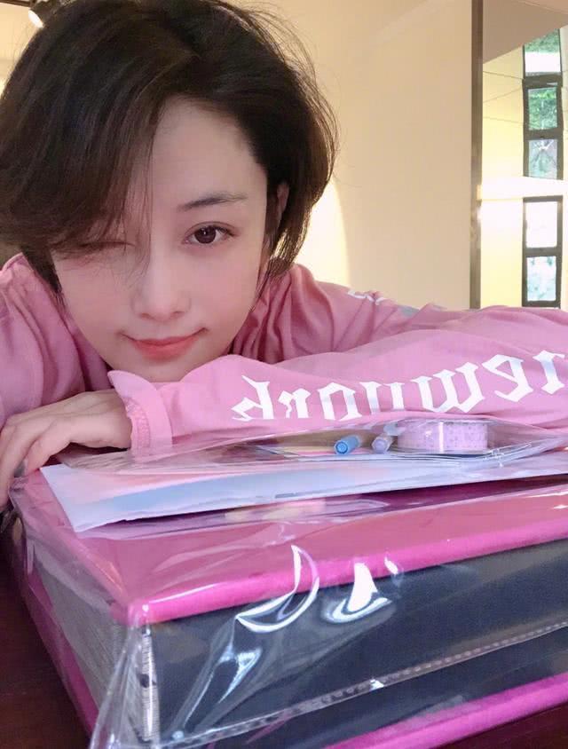 张馨予天生丽质散发着成熟的气息,张馨予宝藏女明星