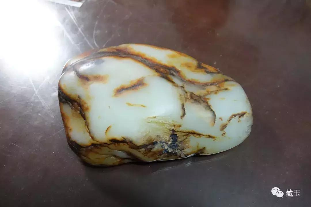 俄料和田玉为什么比较便宜 (俄料和田玉真的盘不出来吗)