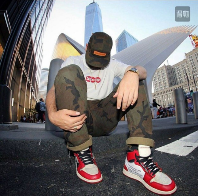 外形类似aj1的鞋,刚买的aj1怎么这么难穿进去