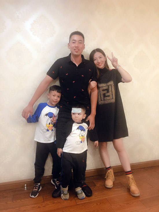 90后拥多台挖掘机,90后的第一台挖掘机