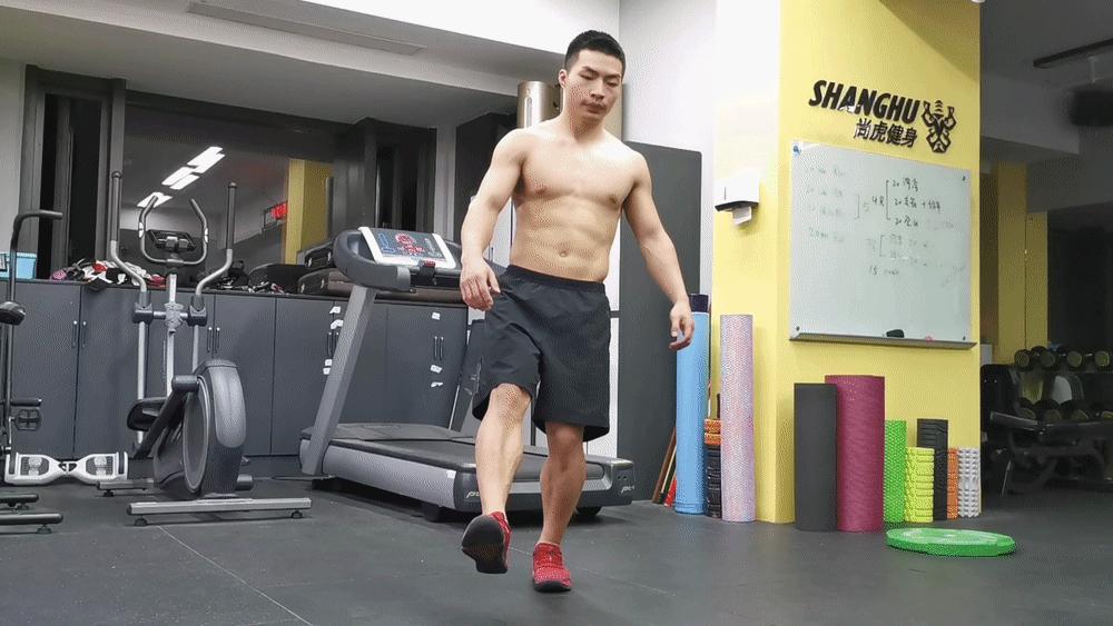 单腿深蹲入门教程,单腿深蹲的正确训练方法