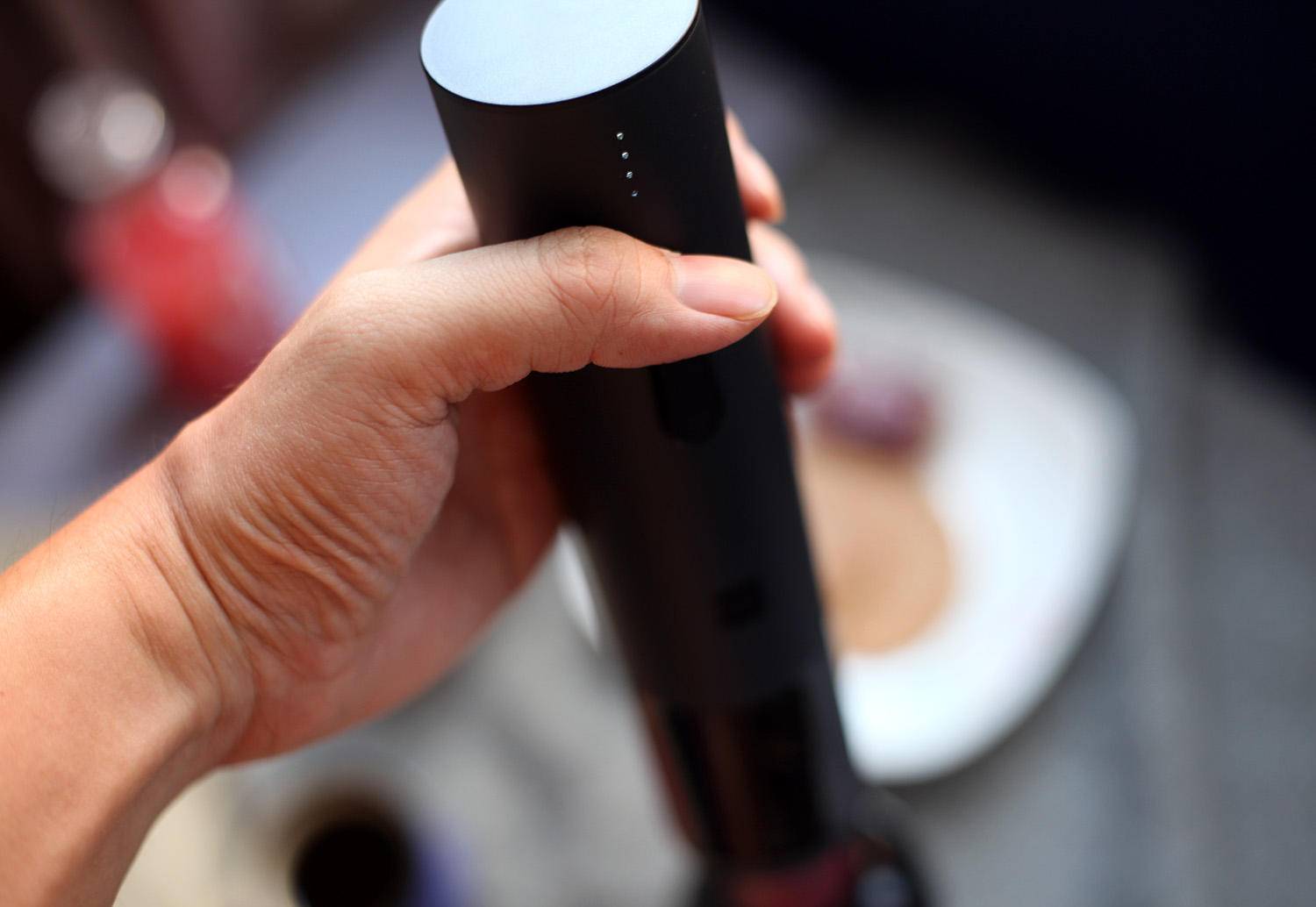 红酒开瓶器电动的好还是手动的好,红酒开瓶器手动电动哪款好