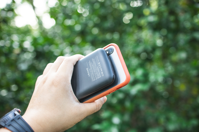 iphone专用充电宝测评,目前最适合iphone12的无线充电宝