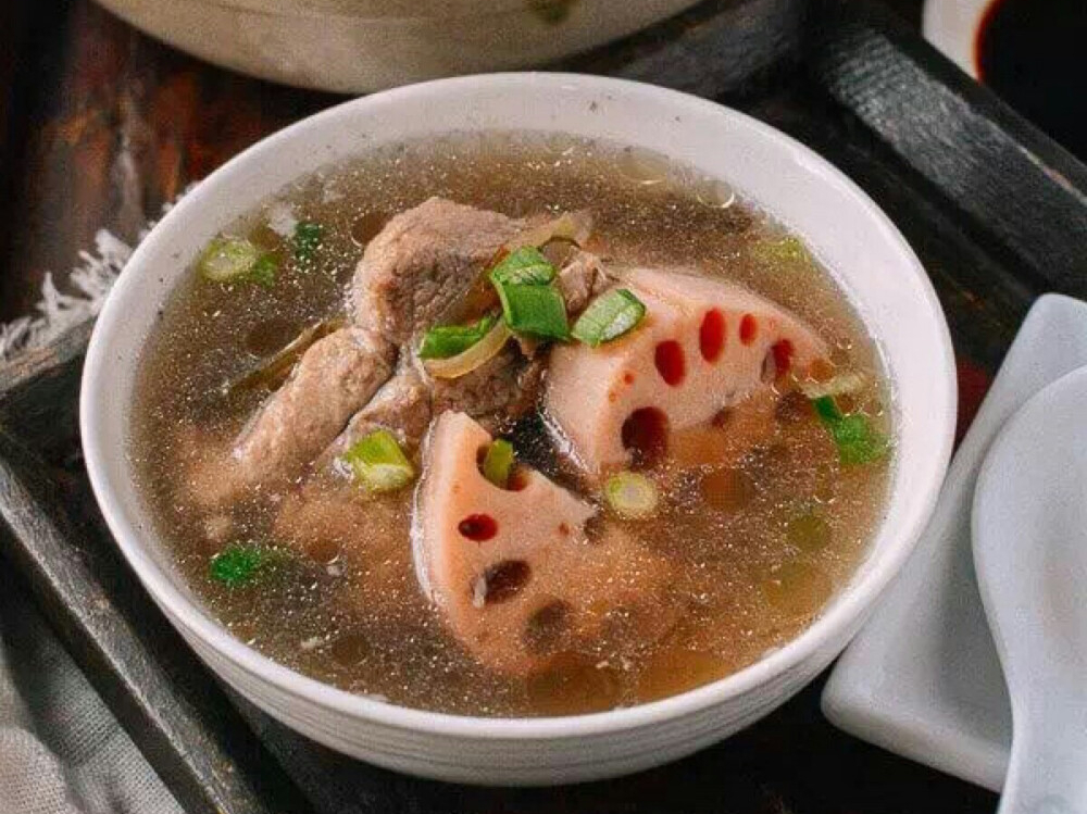 莲藕怎么煮法不会黑,怎么熬莲藕排骨汤汤浓好喝