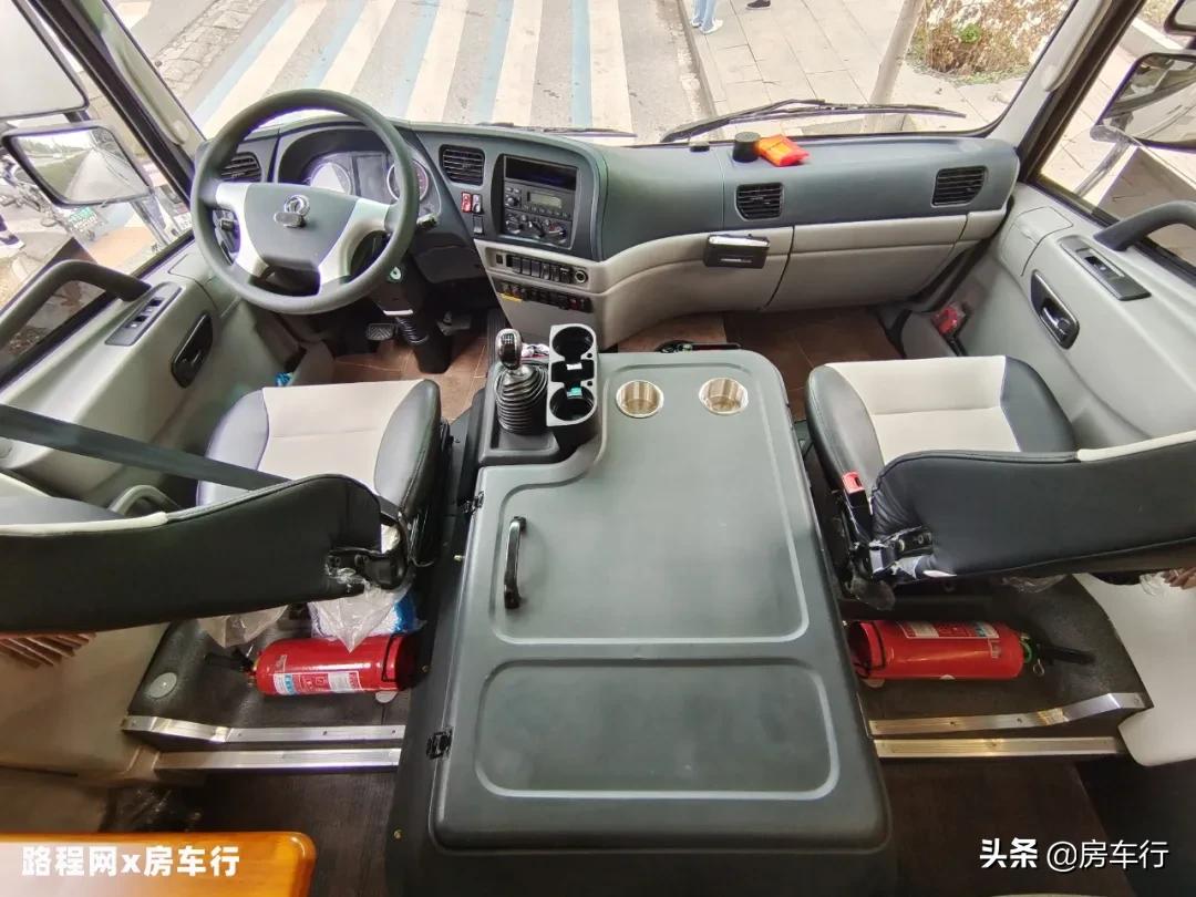 东风四驱挑战者越野房车试驾视频,东风挑战者四驱越野房车