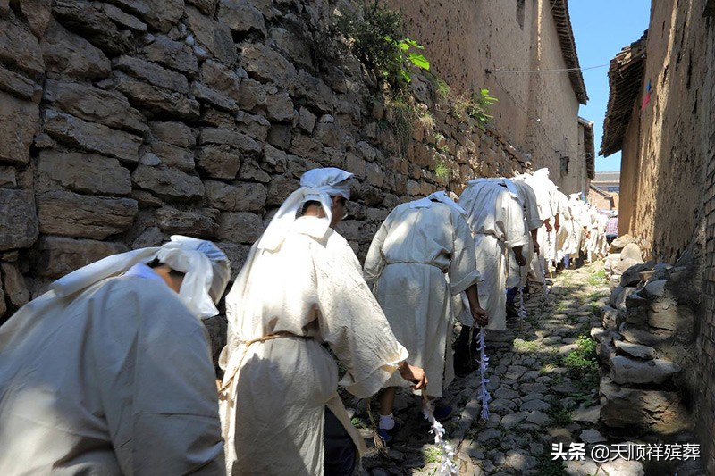 家里老人去世第一件事要干什么,老人在家去世后需要做什么