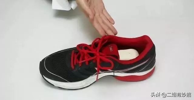 鞋子发臭怎么办？教你五招除鞋臭，脱鞋再也不尴尬