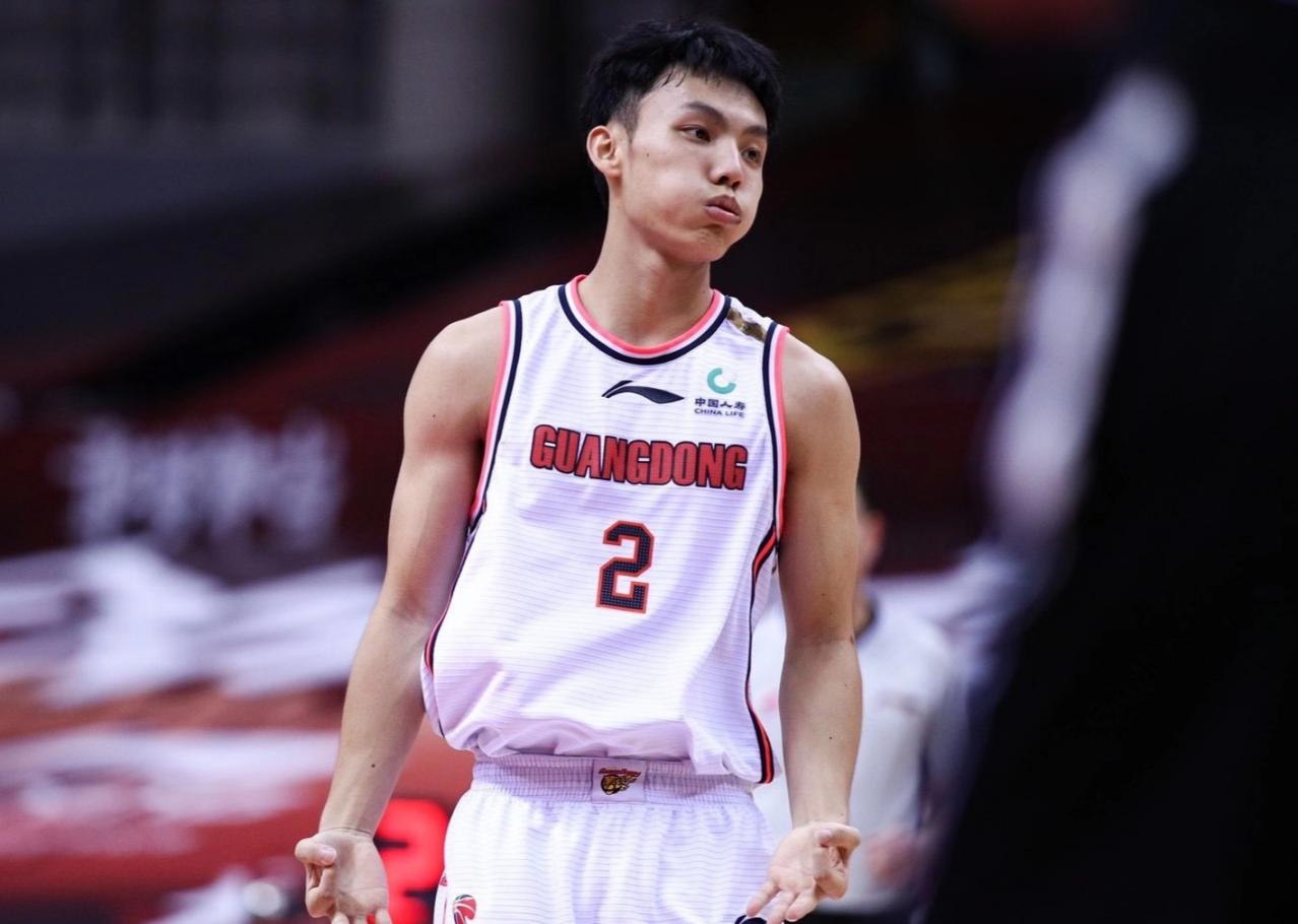 徐杰178为啥能打中锋,cba178徐杰有多少钱