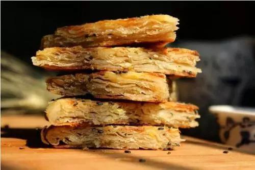 怎么做饼不干又松又硬,面饼起酥的做法