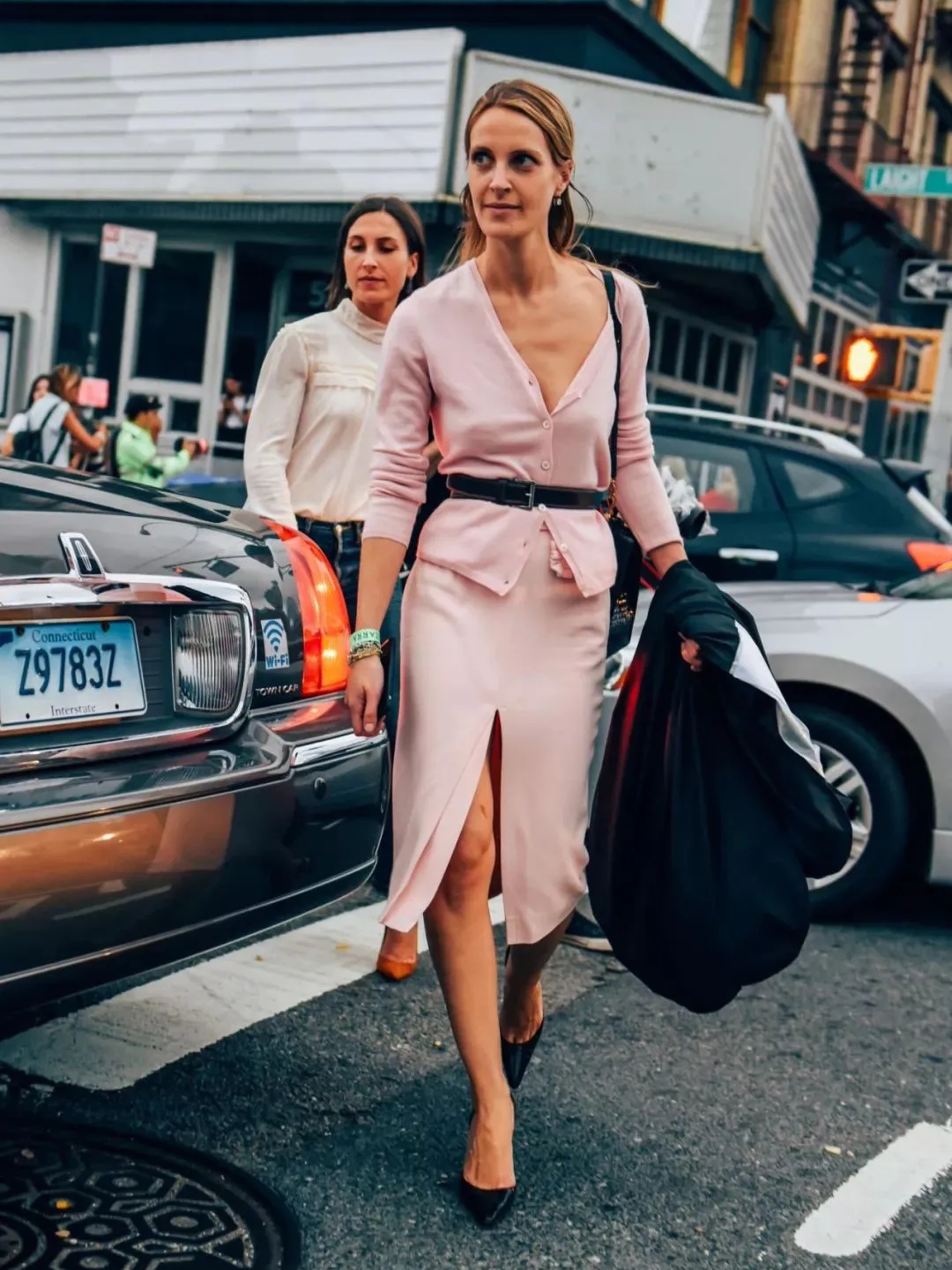 今年流行桃子色减龄显白无敌 (桃桃发色推荐)