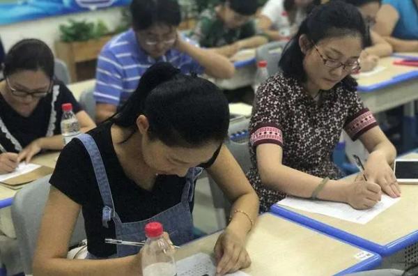 大学生迁户口到学校的利弊,大学生入学迁户口最新政策