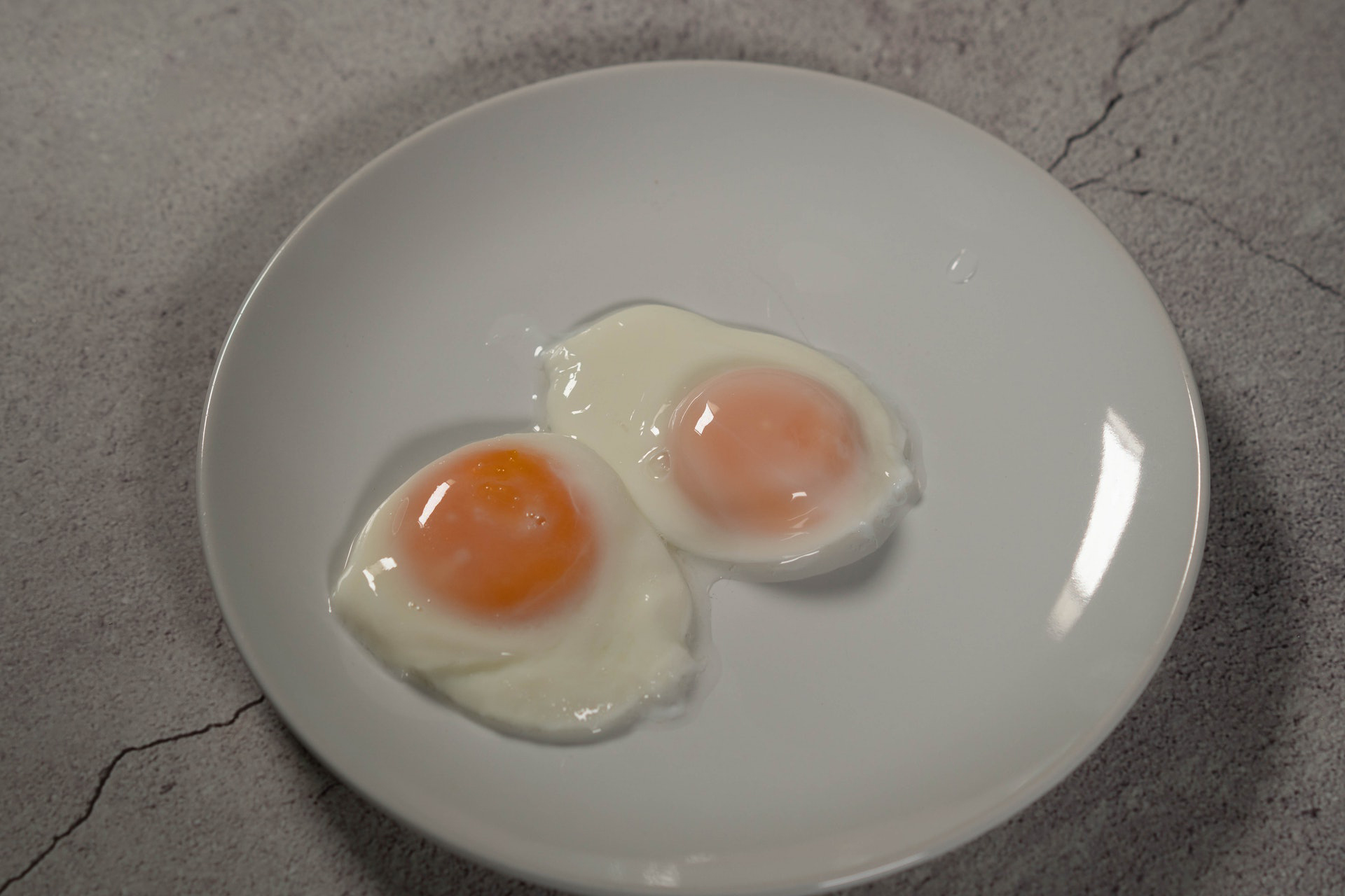 水波蛋｜微波炉水波蛋流心滑溜溜，45秒完成不爆炸关键是这样做