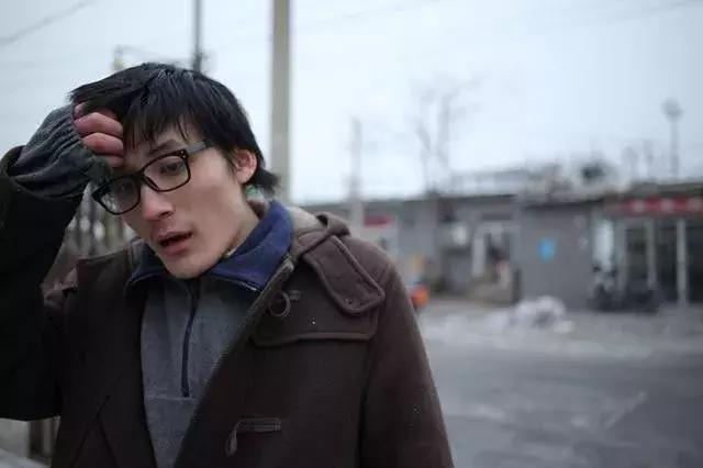 海子决定去死的那一年,王小波37岁,贾宏声22岁