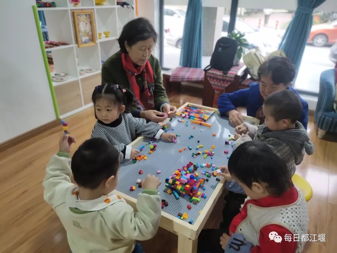 都江堰市幸福镇银杏街道,社区儿童之家都江堰