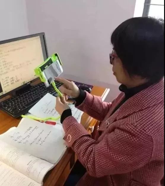 老师被逼成网红直播上课的背后,盘点那些全网被学生逼疯的老师