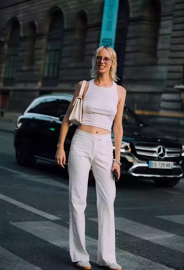 奶奶都嫌丑的旧包被Jennie背过后，半个地球的时尚博主疯狂求同款