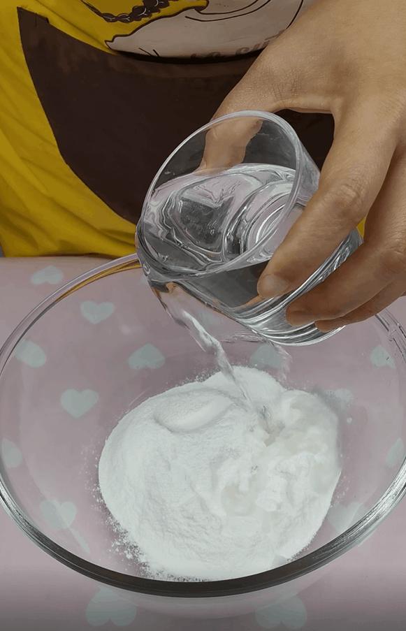 小孩吵着吃南瓜饼,用糯米自制红糖糍粑不用煎