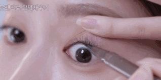 极细眼线笔测评变大熊猫眼,不掉色不晕妆的眼线笔推荐