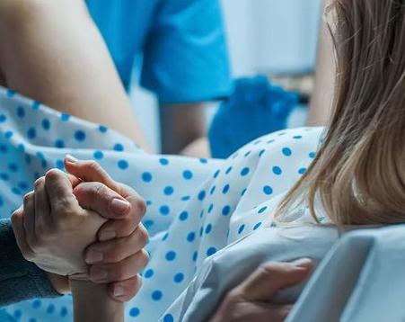 生孩子用力会不会拉粑粑,生孩子真的疼得受不了吗