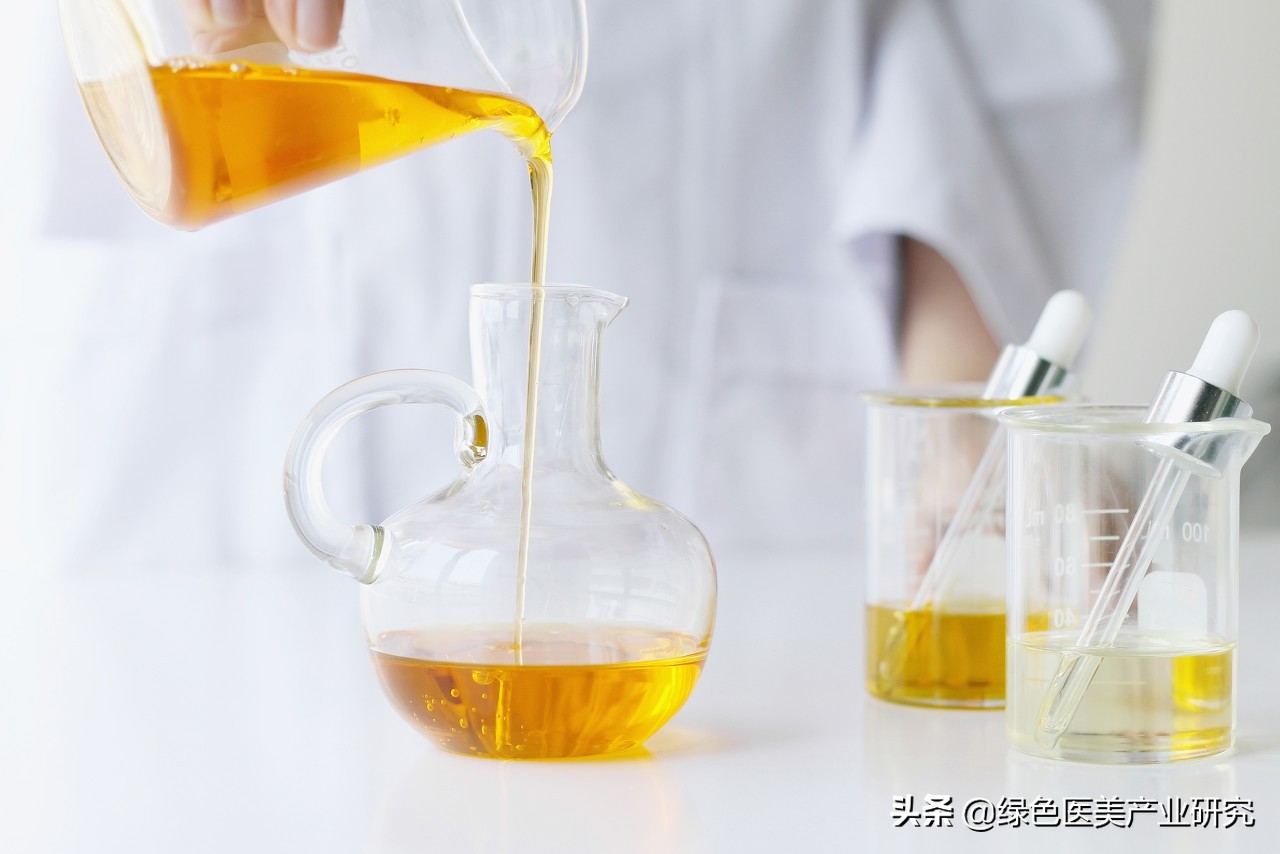 使用果酸产品会使角质层变薄吗,果酸身体乳用多了皮肤会变薄吗