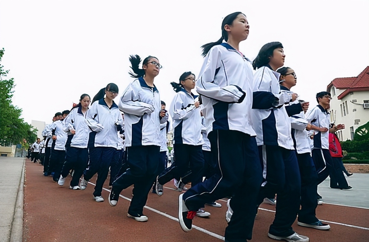 中学生上课老是打瞌睡是什么原因,中学生下午上课犯困吃什么提神