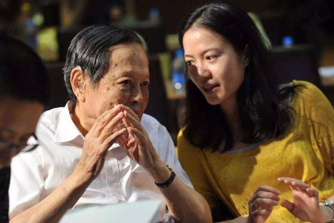 翁帆年轻为何嫁给杨振宁,翁帆说出了当时嫁给杨振宁的原因