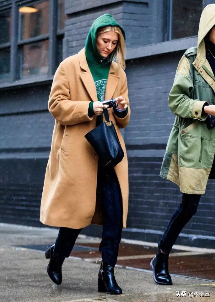 卫衣的n种穿法你学会了吗,卫衣的4个搭配方法太时髦了