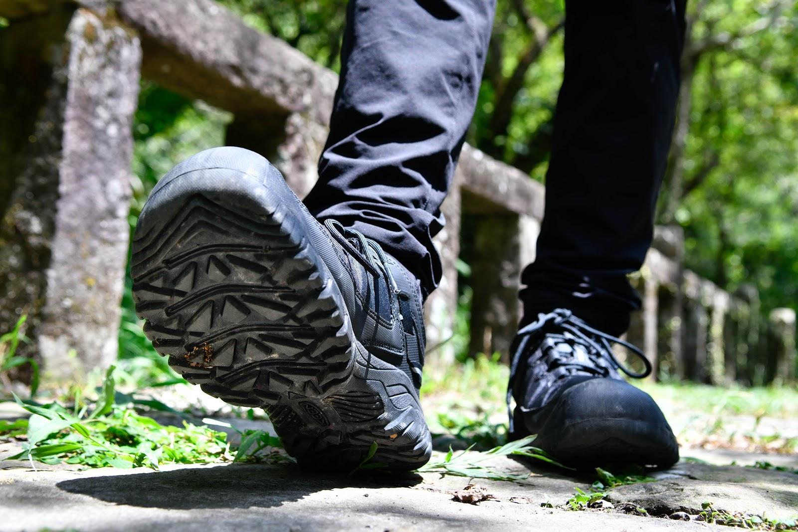 户外登山鞋哪种比较好用耐穿,小白入门登山鞋怎么选购