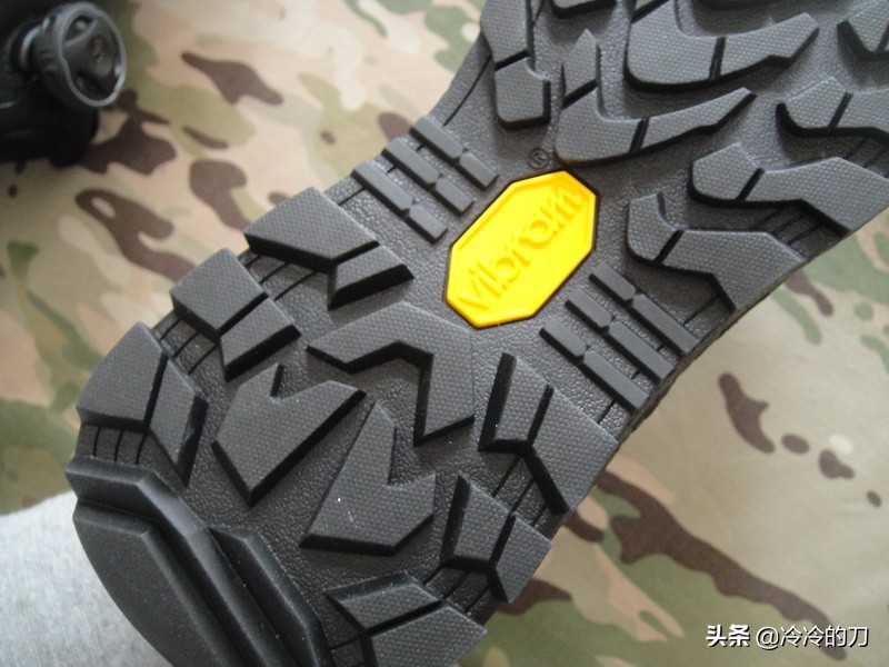 军靴有多舒服,军靴多厚硬不硬