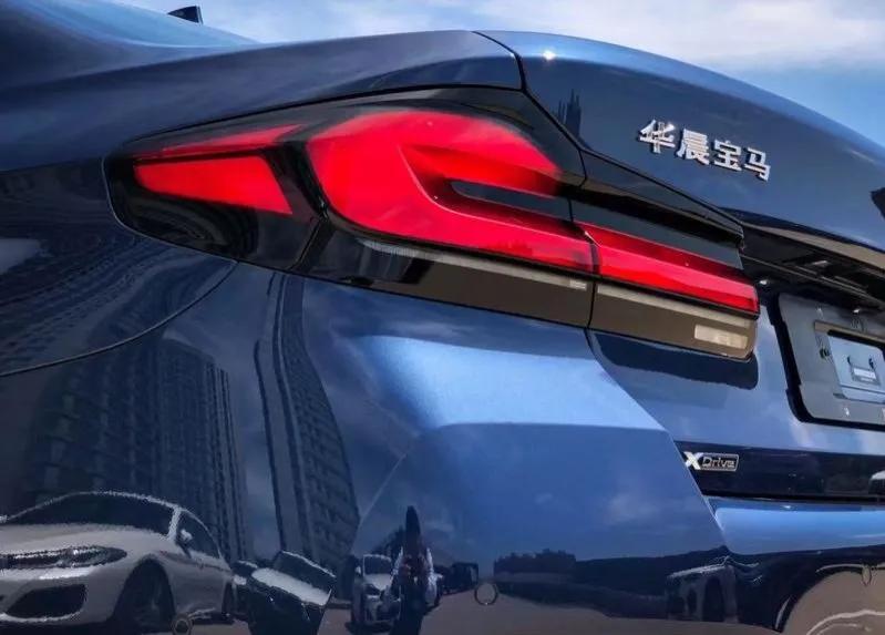 月入15000养得起宝马5系,宝马5系养车一年的费用