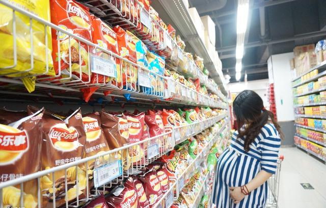 小孩撞孕妇后续,孩子撞倒孕妇被打