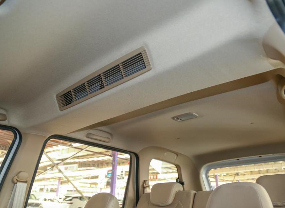 五菱宏光1.2排量试驾视频,五菱宏光一二三代比较